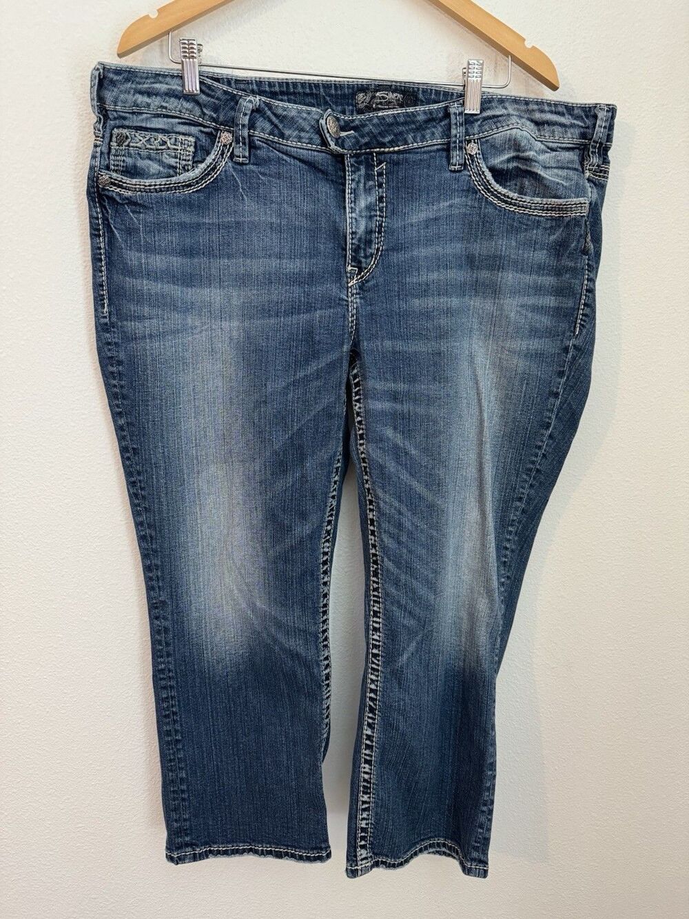 Silver Capri Jeans Women's 22 Medium Wash Mid Rise Denim Stretch Casual Tuesday